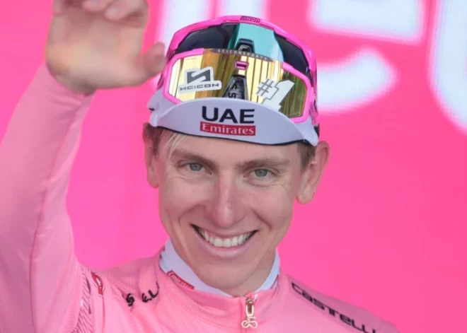 Slovēnijas riteņbraucējs Pogačars pirmo reizi triumfē "Giro d'Italia" kopvērtējumā