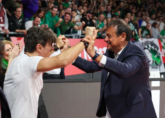 Pēc 13 gadu pārtraukuma par Eirolīgas čempioniem atkal tiek kronēti "Panathinaikos"