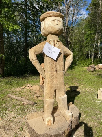 Skulptūra “Plostnieka dēls”.