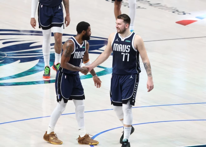 Dončičs un Ērvings iemet pa 33 punktiem un pietuvojas NBA finālam