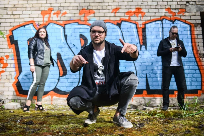 "Borowa Mc" darbojas Aigars Runčis, Guntra Kuzmina-Jukna un Ingars Gusāns.