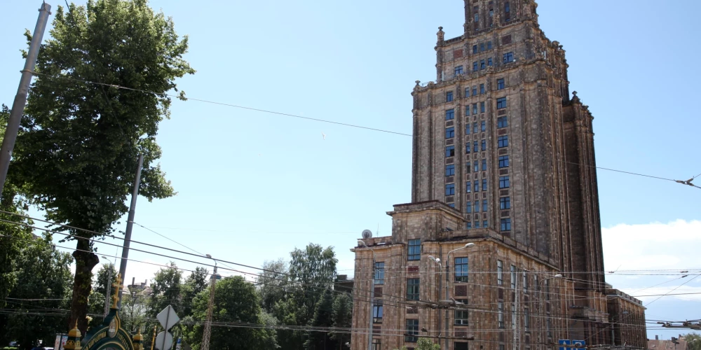 Latvijas Zinātņu akadēmija.