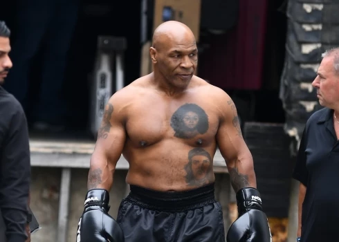 Maiks Taisons īsi pirms 58. dzimšanas dienas gatavojas atgriezties ringā.