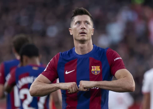 Roberts Levandovskis "Barcelona" rindās aizvadīja saviem standartiem pieticīgu sezonu - "La Liga" čempionātā 35 spēlēs 19 vārti - un noteikti vēlēsies reabilitēties Polijas izlases kreklā.