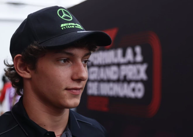 Andrea Kimi Antonelli jau nākamsezon varētu braukt "Mercedes" F-1 komandā.