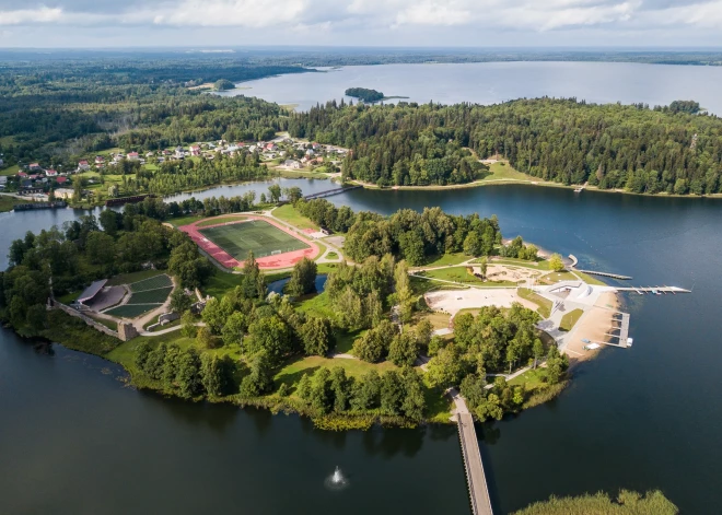 Jau desmito gadu iespēja skatīt Alūksni no skatu torņa augšas