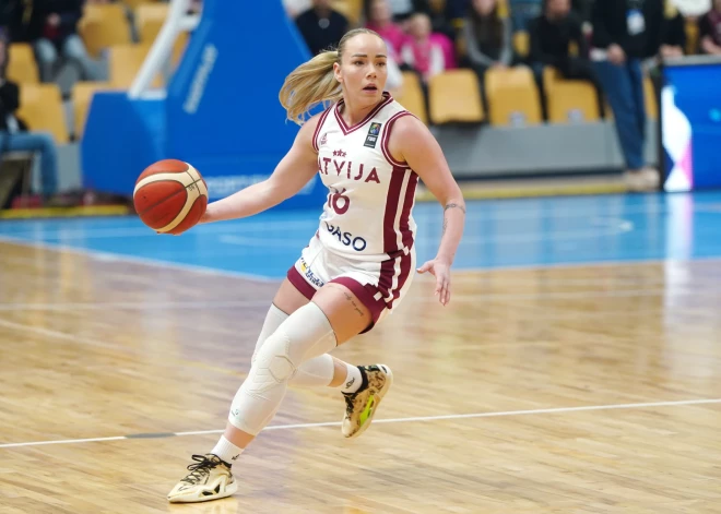 Latvijas sieviešu basketbola izlases saspēles vadītāja Ilze Jākobsone.