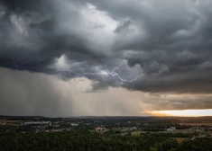 Svētdien nedēļu daudzviet Latvijā noslēgs ar stipru pērkona negaisu
