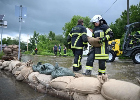 Vācijas dienvidus posta vērienīgi plūdi