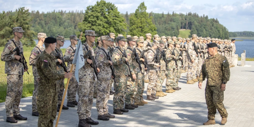 No 300 obligātā kārtā iesauktajiem jauniešiem 72 atzīti par dienestam nederīgiem.