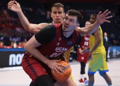 Rodions Kurucs divos sērijas mačos bija spēles rezultatīvākais spēlētājs.