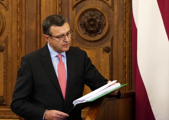 Vai praktiski viss kļūs dārgāks, PVN ceļot par vienu procentu? Atbild Saeimas budžeta komisijas priekšsēdētājs Jānis Reirs