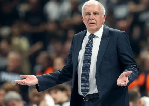 Titulētākajam Eiropas basketbola trenerim Žeļko Obradovičam atliek vien noplātīt rokas, jo viņa vadītā Belgradas "Partizan" palikusi bez tituluiem šosezon, turklāt ne gluži pašu vainas dēļ.