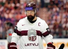 Latvijas hokeja izlases kapteinis Kaspars Daugaviņš.