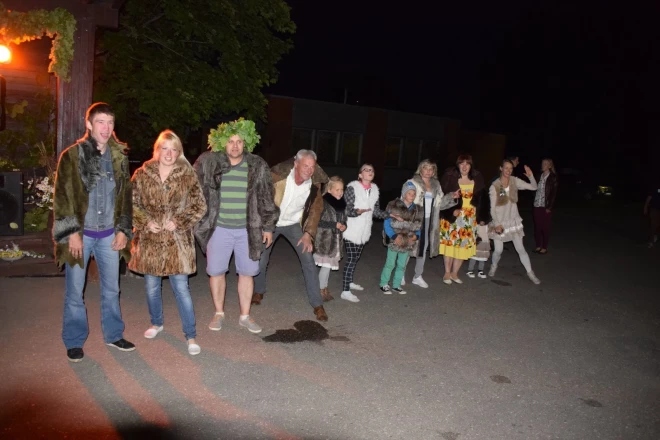 Latgaliešu Līgo skrējiens kažokos 2017. gadā. Togad tā vēl bija pavisam jauna tradīcija un skrējēju pulks nebija diez ko dižs.