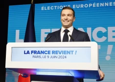 Eiropas Parlamenta vēlēšanās Francijā triumfē galēji labējā Nacionālā apvienība, sagādājot Makronam smagu sakāvi