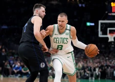 Luka Dončičs pret Kristapu Porziņģi NBA finālsērijas pirmajā spēlē Bostonā