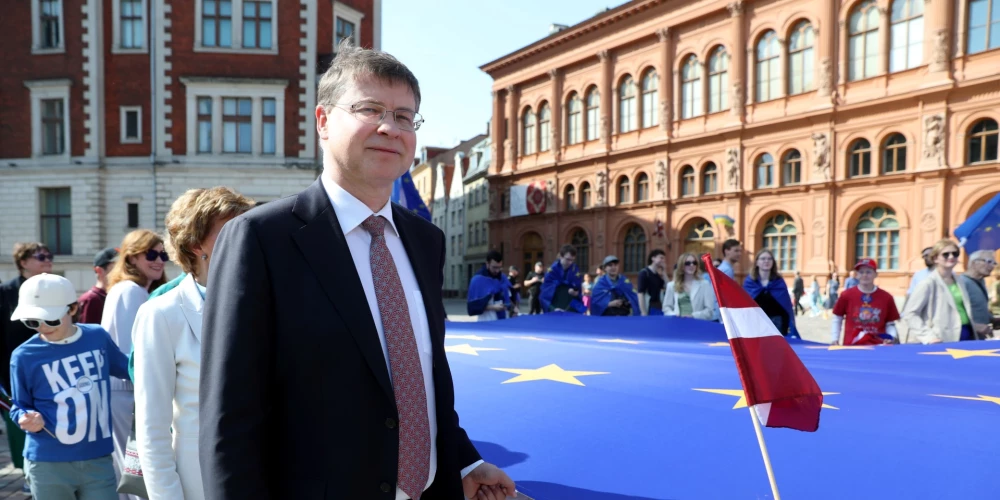 Valdis Dombrovskis piedalījās zibakcijā "#MēsEsamEiropa".