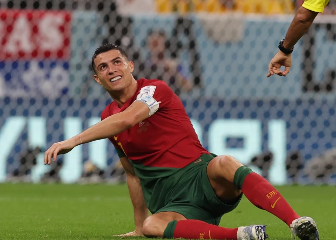 Ronaldu gūst divus vārtus, ļaujot Portugālei pēdējā pārbaudē uzvarēt Īriju 