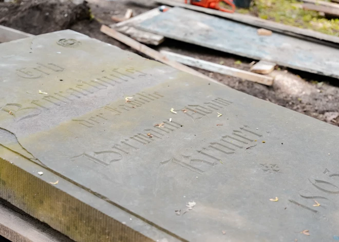 H. Ā. Krēgers bija uzņēmējs - vairumtirdzniecības uzņēmuma "Fenger & Co" līdzīpašnieks, Lielās Ģildes dokmanis un vecākais, Rīgas rātskungs.