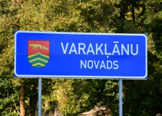 Vietas norādes ceļa zīme - Varakļānu novads. Drīz tā kļūs par vēsturi.