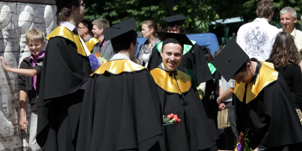 Izglītības līmenis iestieg aizvien dziļākā purvā? Starptautiskā reitingā Latvijas augstskolām turpina kristies vērtējums