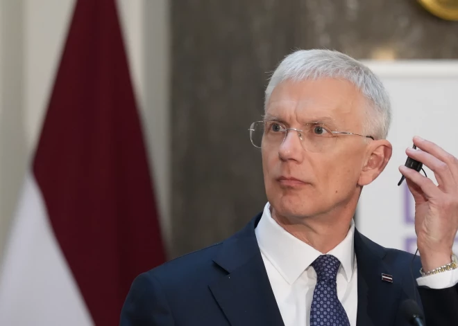 Kariņš neesot zinājis par "Rail Baltica" projektā nepieciešamo nacionālo finansējumu