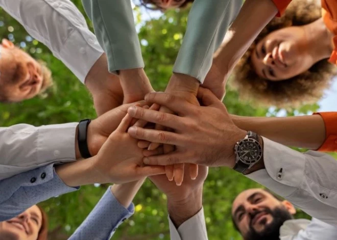 Team building pasākumi maziem uzņēmumiem: atslēga stiprai un vienotai komandai