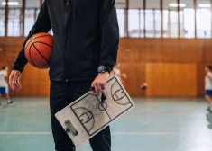Par atrašanos "kunga prātā" uz gadu diskvalificē Jaunatnes basketbola līgas treneri Tiltiņu
