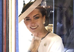 Вся в белом: фото первого выхода принцессы Кэтрин в свет после новостей о раке и лечении облетели все СМИ