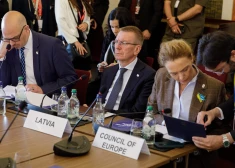 Rinkēvičs Ukrainas miera samitā aicina valstu līderus sekot Latvijas piemēram