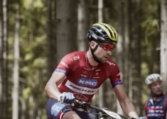 Kalnu riteņbraucējs Blūms izcīna 15.vietu Pasaules kausa posmā olimpiskajā krosā
