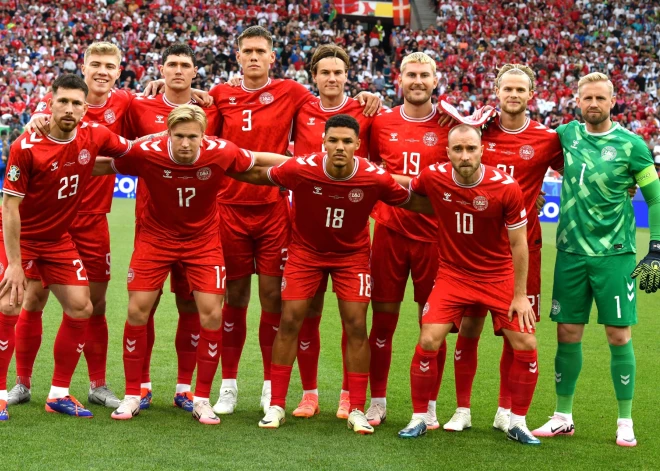 Slovēnijas futbolisti mačā pret Dāniju Eiropas čempionātā izrauj neizšķirtu