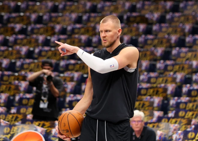 Pēdējās ziņas par Kristapu Porziņģi nav pārāk iepriecinošas; “Celtics” joprojām atstāj vietu cerībām