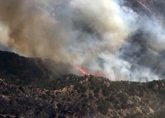 VIDEO: skats no drona uz postošo savvaļas ugunsgrēku Kalifornijā