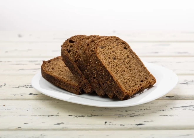 Надо привыкать! Детям в садах и школах будут выдавать ржаной хлеб