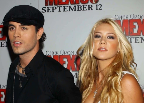 Enrike Iglesiass un Anna Kurņikova 2003. gadā.