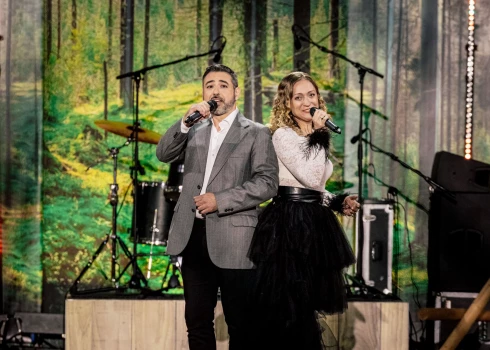 "Latvijas sirdsdziesmas" finālā ar Imanta Kalniņa dziesmu "Viņi dejoja vienu vasaru" uzvarēja Francisko Havjers Fernandezs-Krūzs un Inese Ērmane