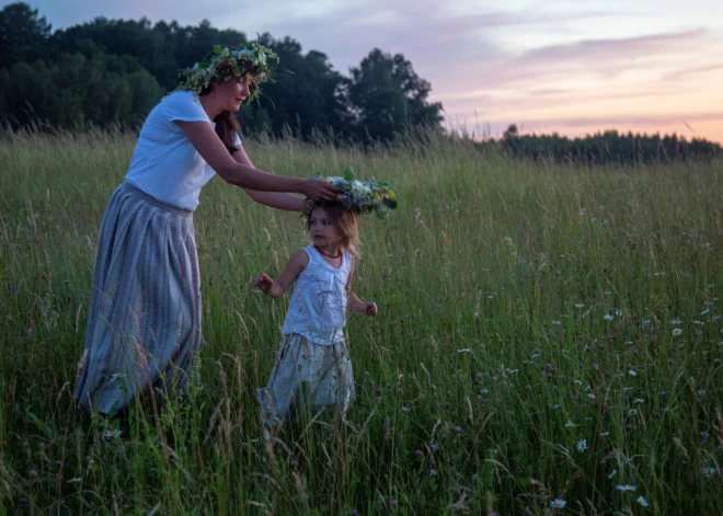 Kā Jāņu naktī neiztērēt savu mēneša budžetu? Ekspertu padomi