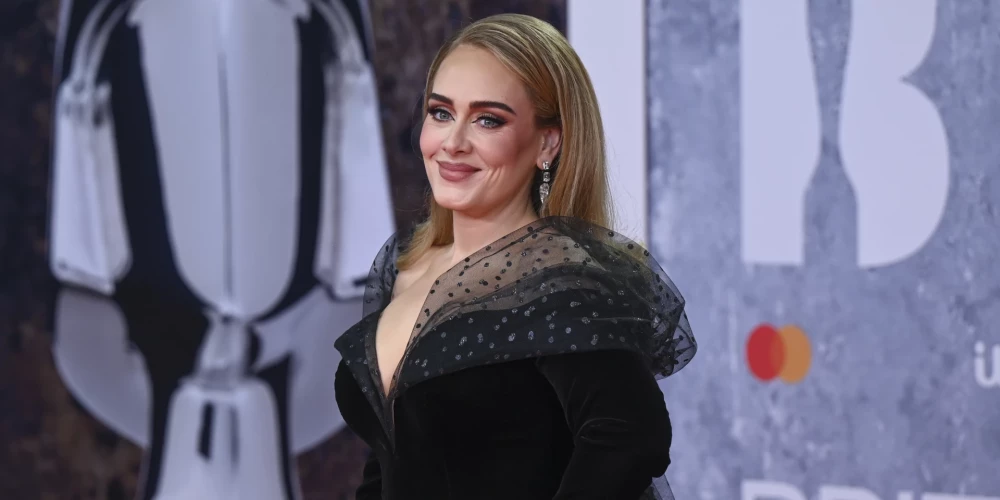 Britu dziedātāja Adele.