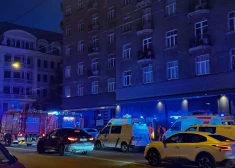 ФОТО: что произошло вчера в центре Риги? Полиция выясняет обстоятельства аварии возле Углового дома