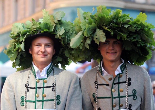 Vai Jāņi apdraudēti? Aizvien mazāk vecāku izvēlas dot saviem dēliem Latvijā tradicionālo vārdu