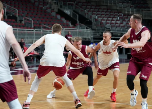 Желающих приглашают отправить заряд энергии баскетбольной сборной Латвии