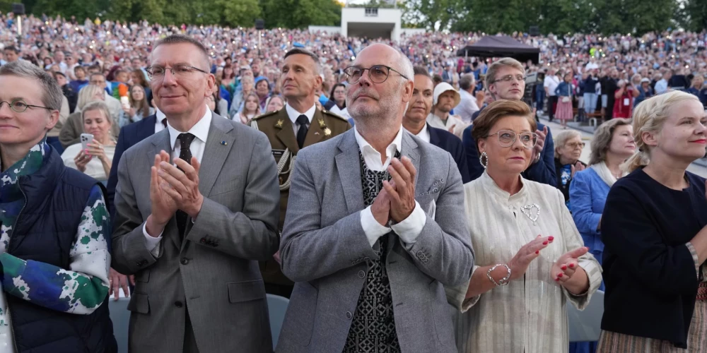 Вчера вечером президент Латвии Эдгар Ринкевич побывал на празднике песни в эстонском городе Тарту.