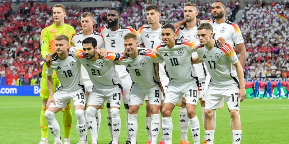 Vācijas un Šveices futbolisti pēc neizšķirta iekļūst Eiropas čempionāta izslēgšanas turnīra spēlēs