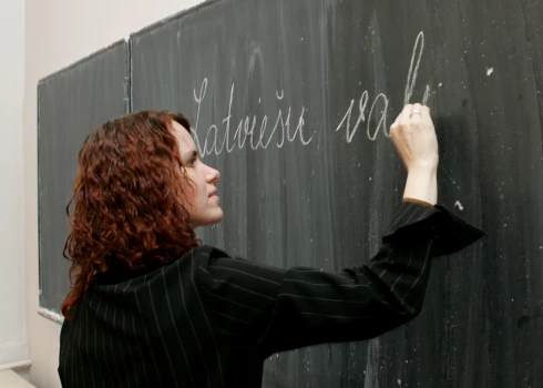 Недостаточные знания госязыка констатированы в основном у педагогов в Риге