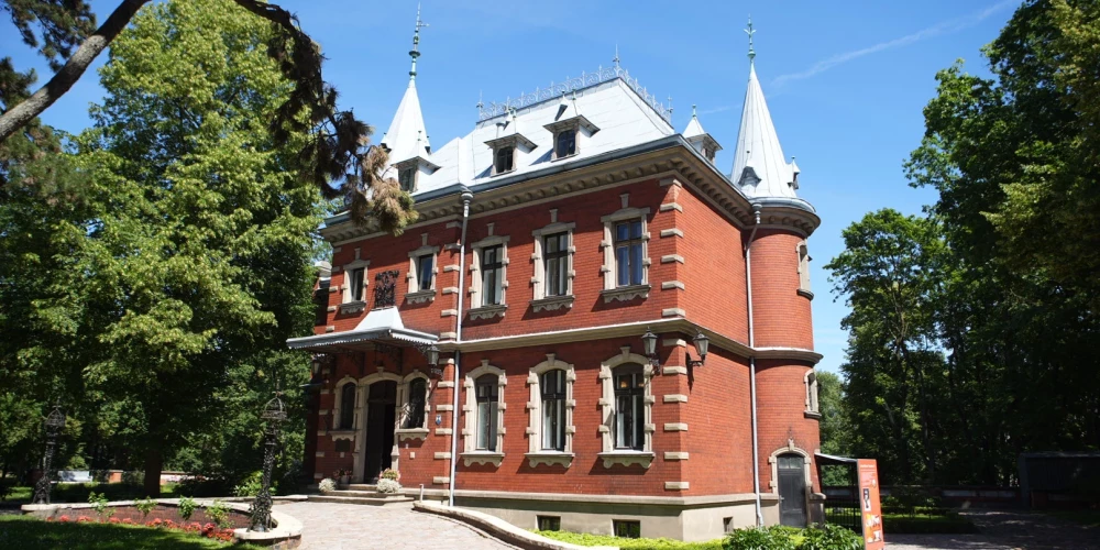 Daudera parka pārbūve tika sākta vēl 2020. gadā un pārbūves darbi veikti trīs secīgās kārtās.