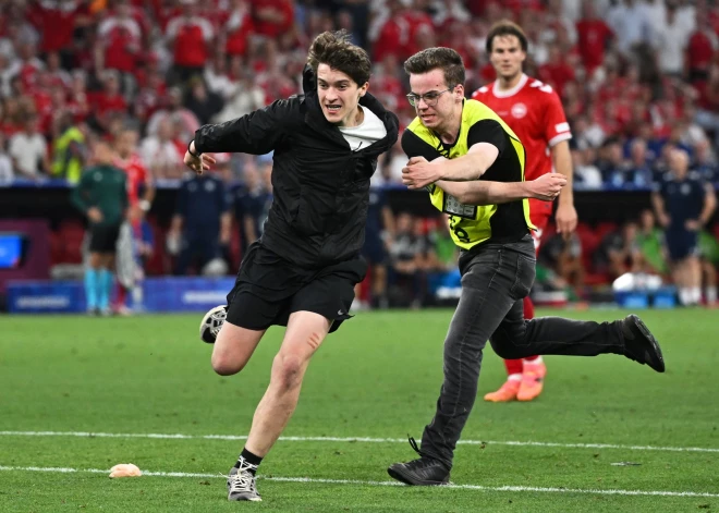 Eiropas čempionāta astotdaļfināliste Dānija pēc neizšķirta aizsūta mājās gan Serbiju, gan Horvātiju