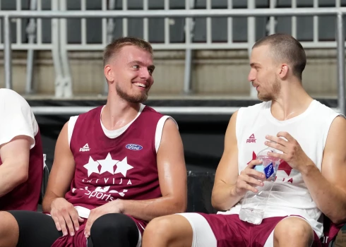 Latvijas basketbola izlasei vienīgā atrādīšanās saviem skatītītājiem pirms olimpiskās kvalifikācijas