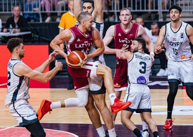 Latvijas basketbolisti pārbaudes mačā pārliecinoši uzvar Ēģipti